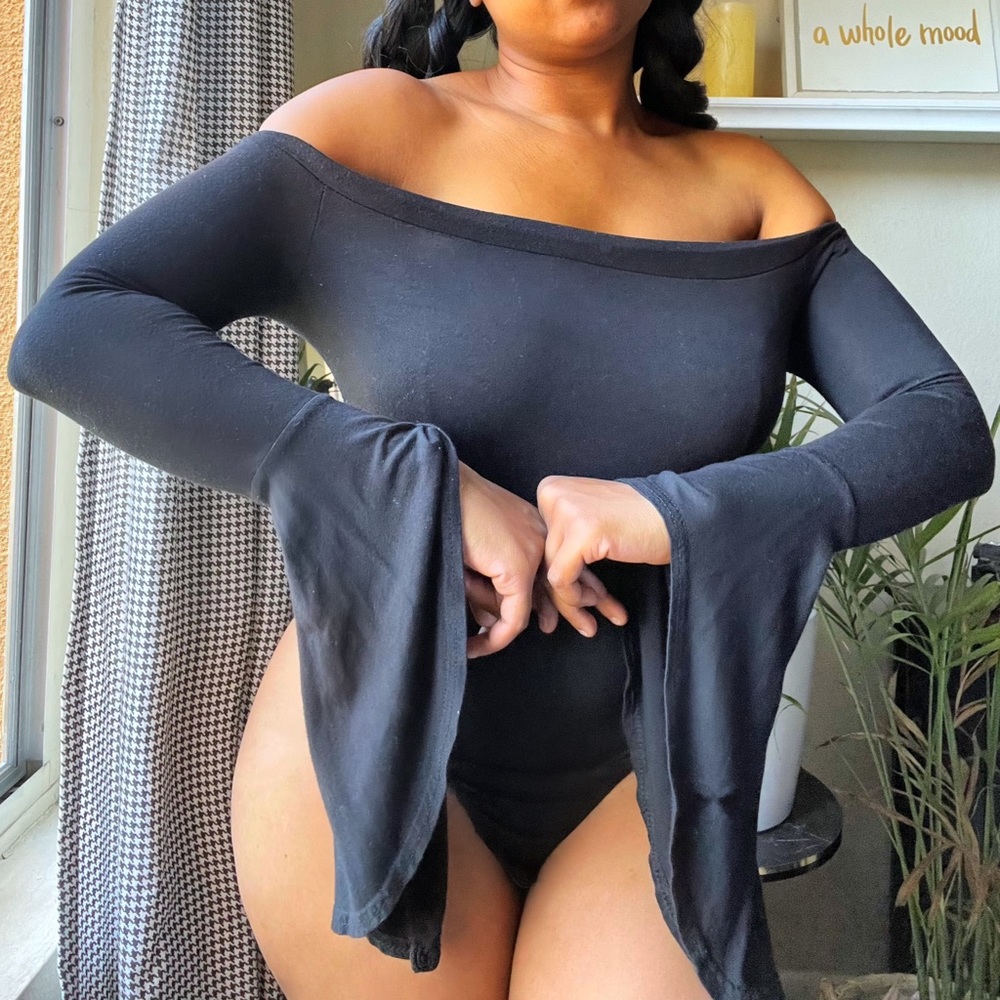 Misguided- Black Bodysuit - Off Shoulder